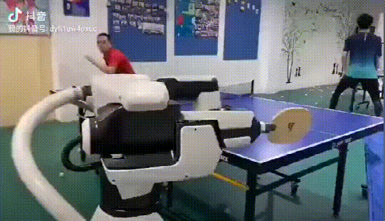 疫情期间想打乒乓，你需要乒乓球机器人！